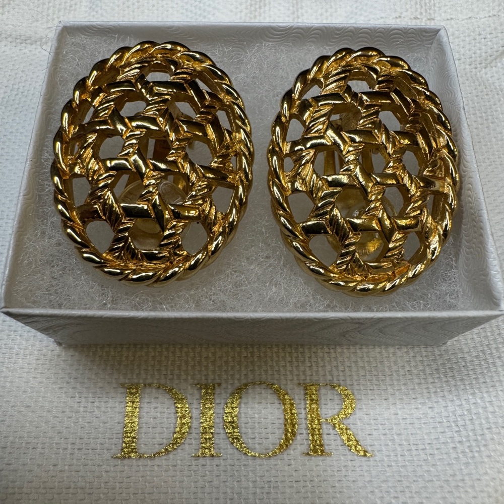 Christian Dior Basket Weave Earrings - Picture 9 of 16